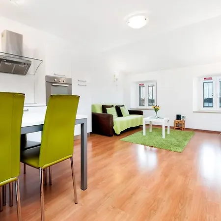 Sea View Apartment *